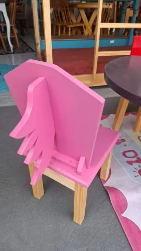 cadeiras infantil Dinossauro.