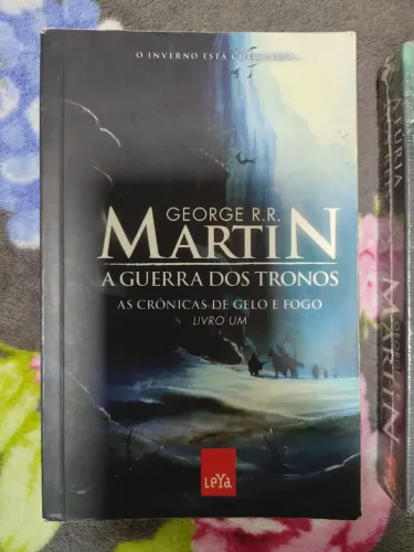 Livro As crônicas de gelo e fogo