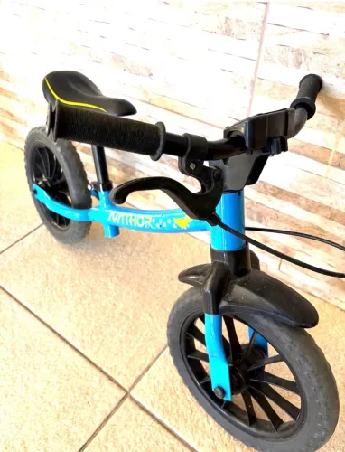 Bicicleta de Equilíbrio Infantil Nathor (Ajustável e com Travão)