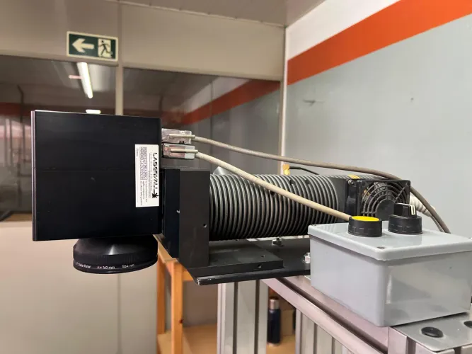 Máquina a laser