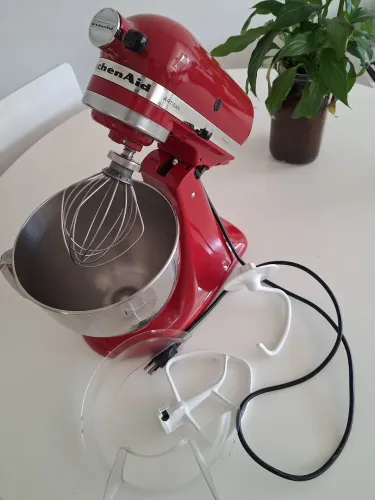 Batedeira KitchenAid Artisan, com acessórios, 110v