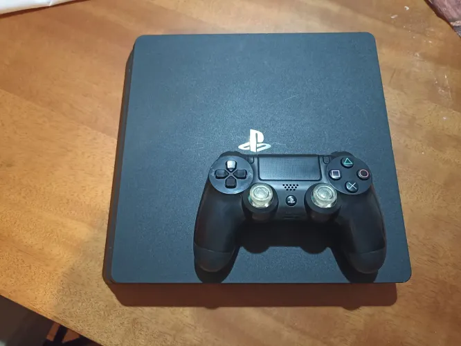 Vendo ps4 slim de 1Tera