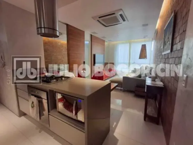 Apartamento : / Residencial / Leblon