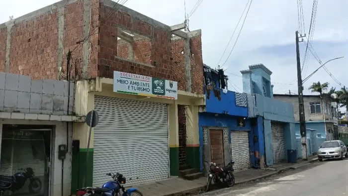 PRÉDIO COMERCIAL NO CENTRO DE SIRINHAÉM-PE.