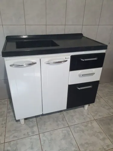 Gabinete em aço com Pia
