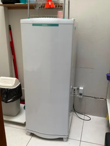 GELEDEIRA ESMALTEC 110W