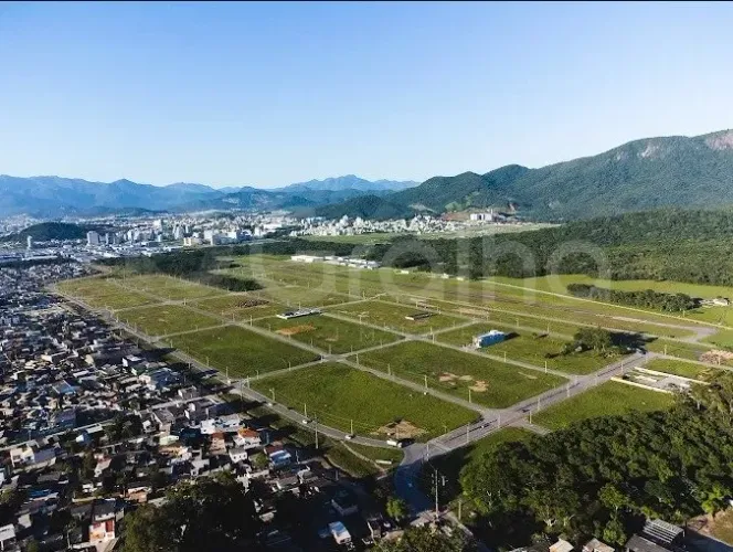 Terreno de 911m² no Sertão do Maruim