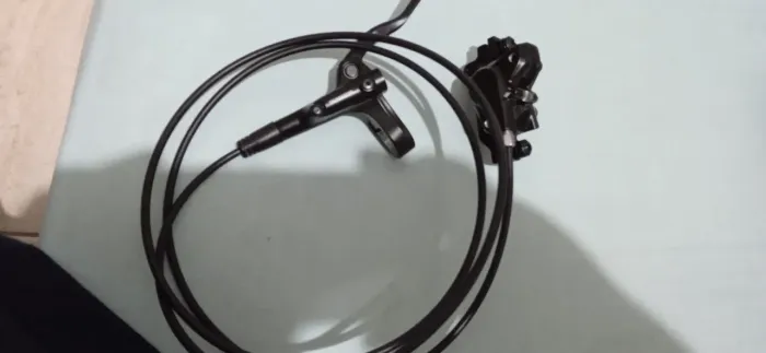 Freio hidráulico Shimano MT 200 com discos e cubo
