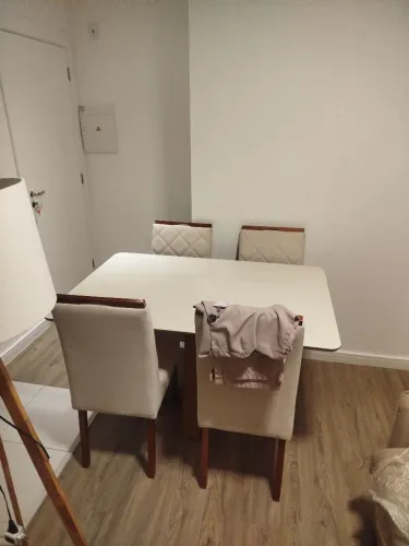 Mesa semi nova 4 cadeiras