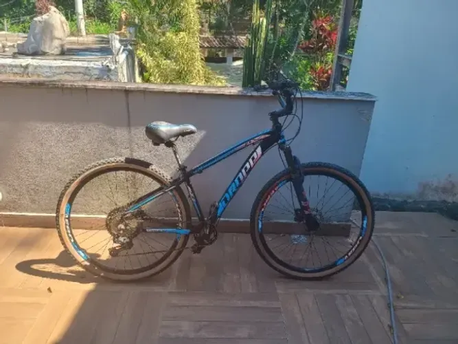 Bicicleta aro 29, 12 marchas, alumínio, freio hidráulico e suspensão