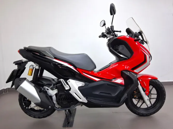 HONDA ADV