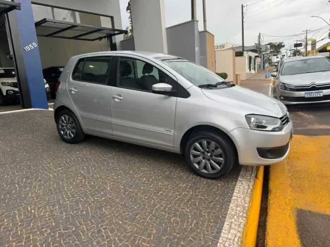Volkswagen Fox 1.6 MI Total Flex 8V 5P 2014