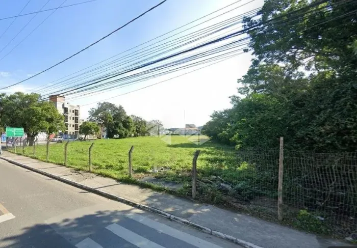 Lote À venda com possibilidade multifamiliar