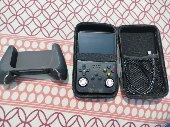 Videogame portátil R36s Novinho