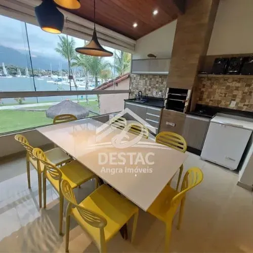 Apartamento Condomínio Bracuhy com frente para mar- 02 suites