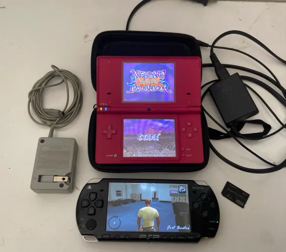 Lote de videogames desbloqueados funcionando(Nintendo DSi e PSP 2000). LEIA A DESCRIÇÃO