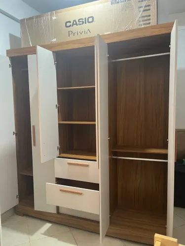 Guarda-roupa 6 portas