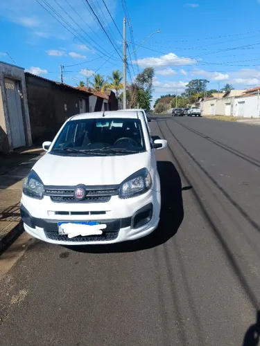 Fiat Uno Attractive 1.0 EVO Fire Flex 8V 5P 2021