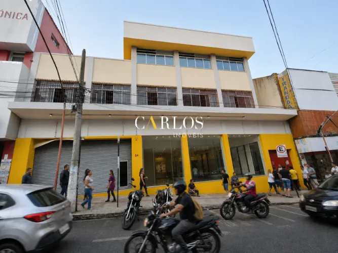 lojão com 1150m² no coração do comércio de Conselheiro Lafaiete com estacionamento