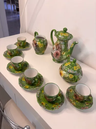 Jogo de chá e café com 6 xícaras. Pintado a mão. Totalmente artesanal. Lindo ?