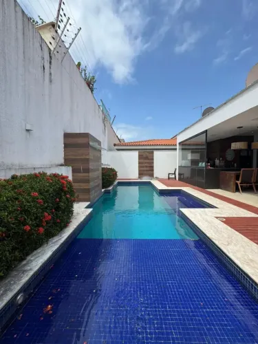Vendo linda casa em condomínio fechado, Alto Padrão