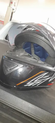 Capacete apenas cm 1 semana de uso perfeito estado de novo 