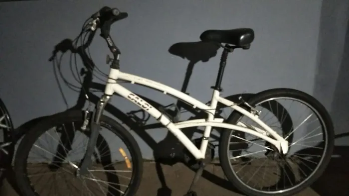 Vendo bicicleta Caloi Ceci 21 marchas aro 29 em bom wstado