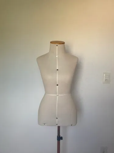 Manequim feminino Busto + Pedestal