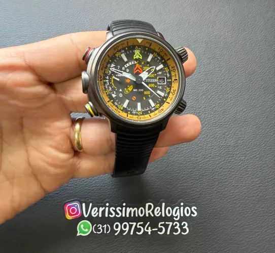 Relógio Citizen New Altichron Black Preto Com Amarelo Raridade 