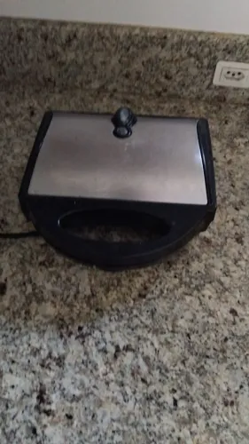 VENDO CREPEIRA E HOT DOG BRITÂNIA - 220V