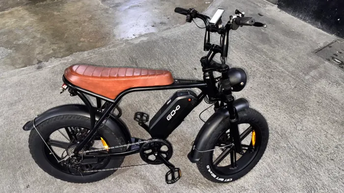 Bike Elétrica V8 750W Semi Nova + Capacete e Cadeado