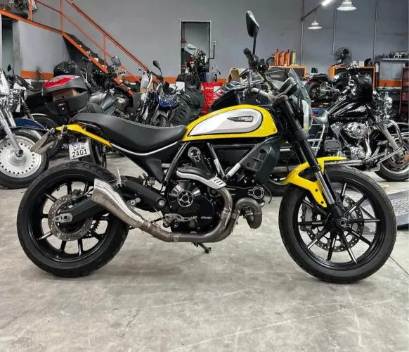 2021 Ducati Scrambler Impecável