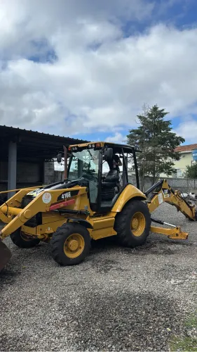 Retroescavadeira Caterpillar 416e
