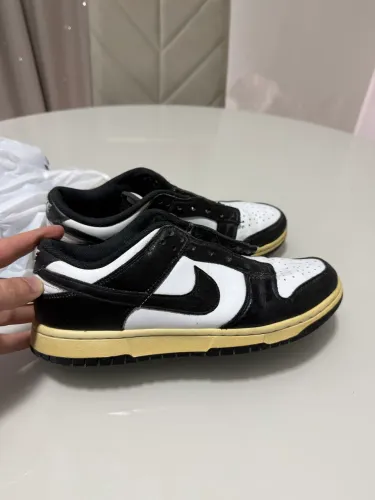 Nike Dunk Low "Panda"