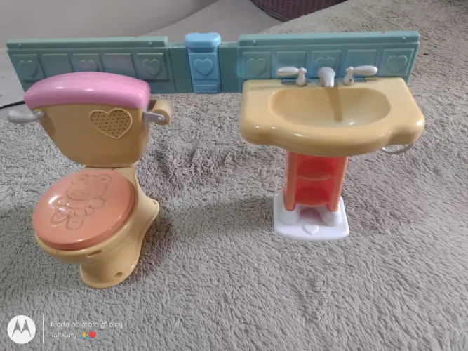 Vendo antigo banheiro da boneca Little Mommy