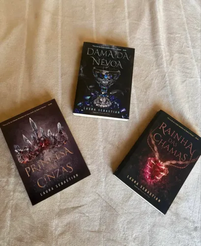 Trilogia completa ?Princesa das Cinzas?- Laura Sebastian