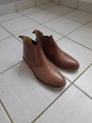 Bota em couro legítimo - Tamanho 41