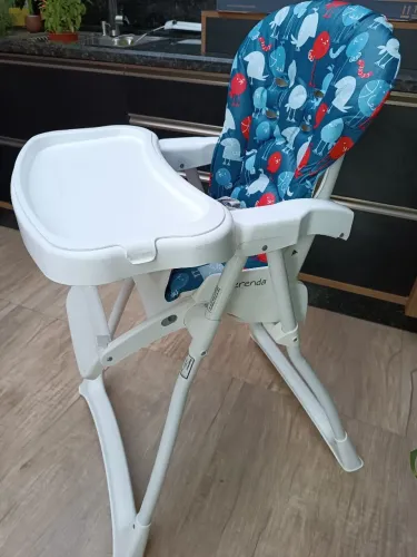Cadeira alta de refeição infantil 