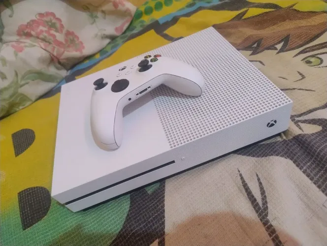 Xbon one S + controle de Series S