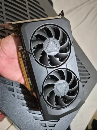 Placa de vídeo AMD XFX 7600 8GB