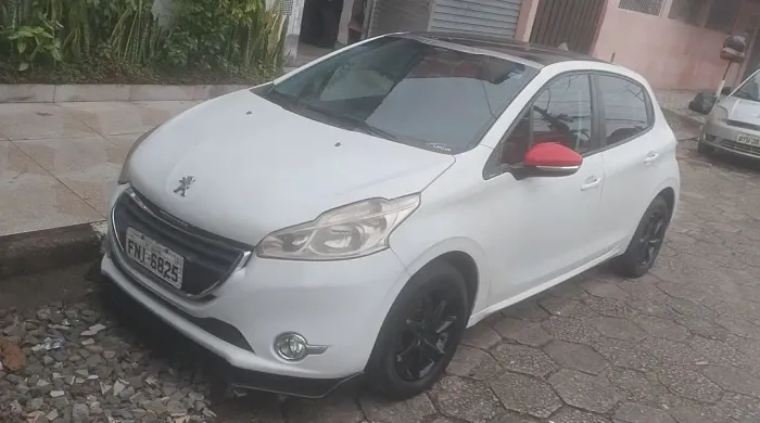 Peugeot 208 Allure 1.5 Flex 8V 5P 2014