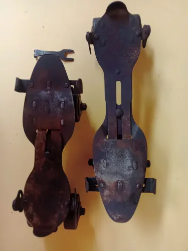 Patins antigos anos 40/50, com chave, americano fabricados pela Union Hardware Co.  