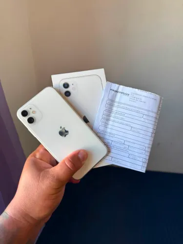 iPhone 11 top só pega e usar pegando tudo e todo original