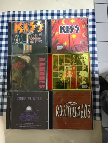 Lote de cds e dvds de rock