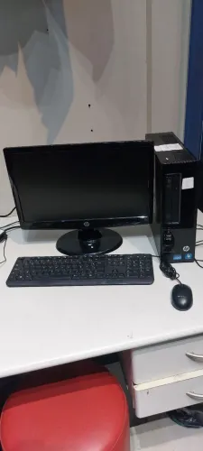 PC HP Completo pronto para uso (c/ monitor, teclado e mouse)