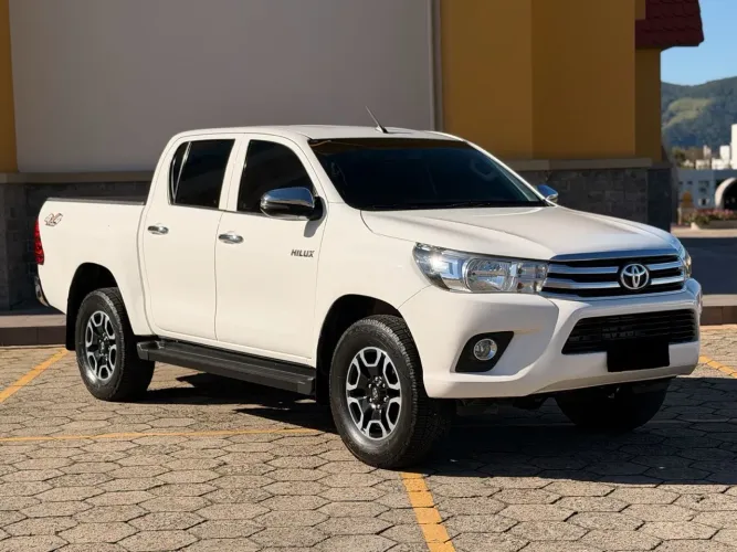 Toyota Hilux CD 4X4 2.8 Diesel Mec. 2020