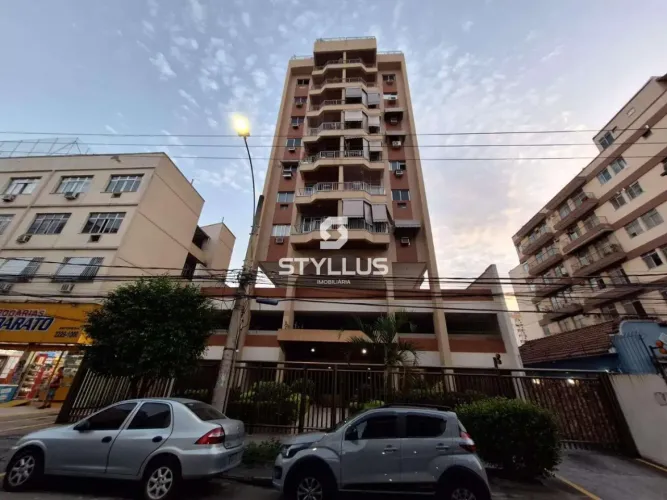 Apartamento com 3 Quartos (1 Suíte) e Varanda no Méier! RO01X