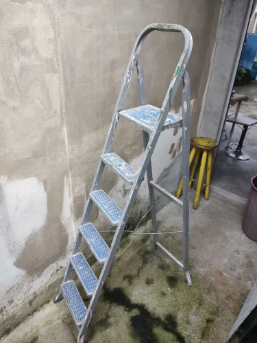 Vendo escada 6 degrau