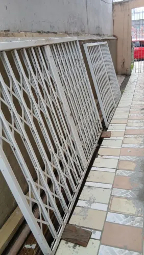 2 grades sanfonadas 150;00 reais cada medida 2.48×1.48