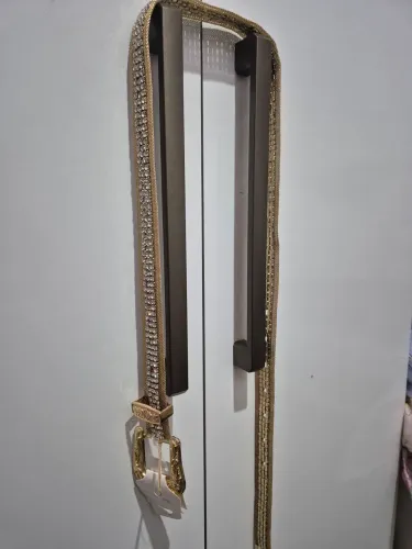 CINTO NOVO DOURADO DE PEDRAS